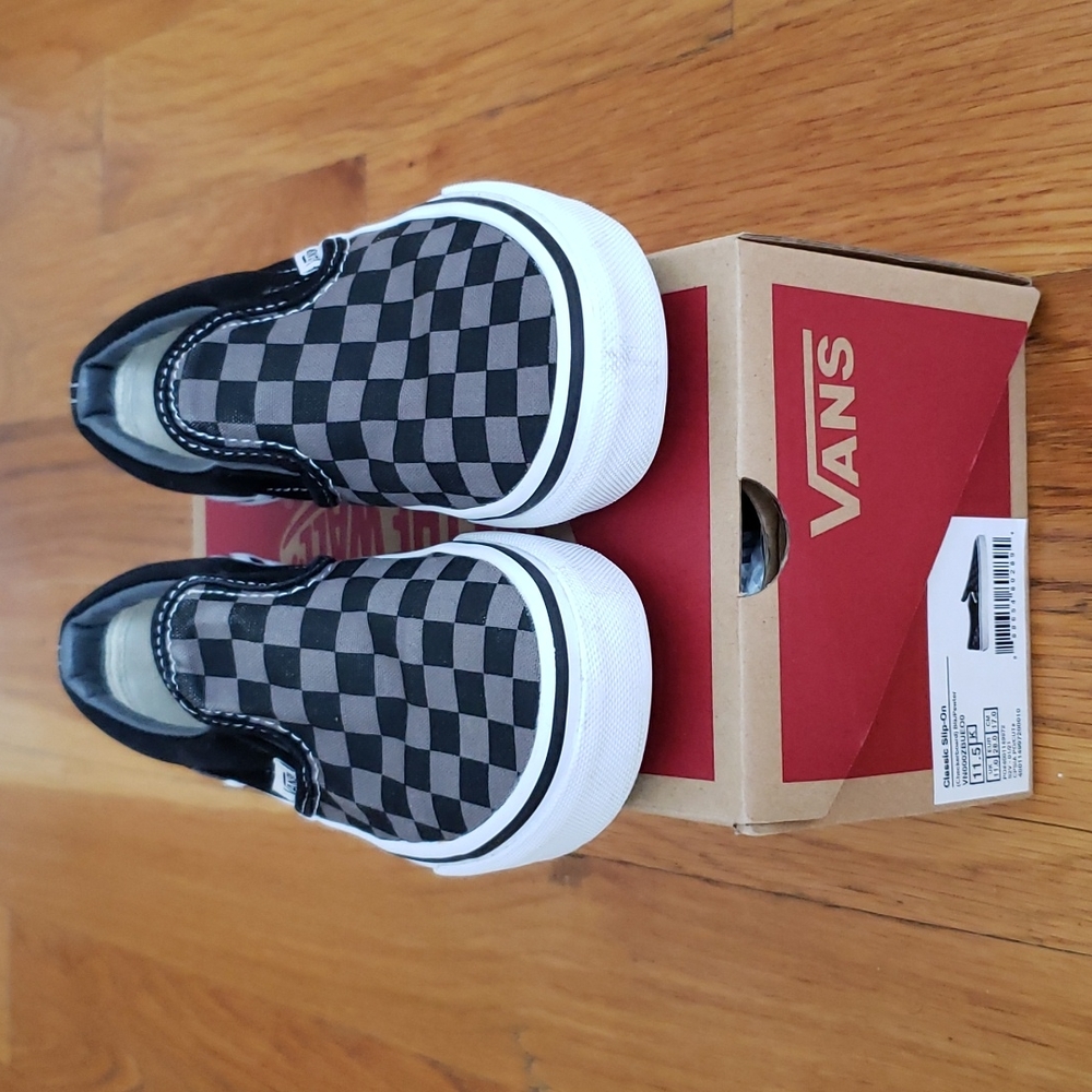 Kids Vans checkerboard slip ons